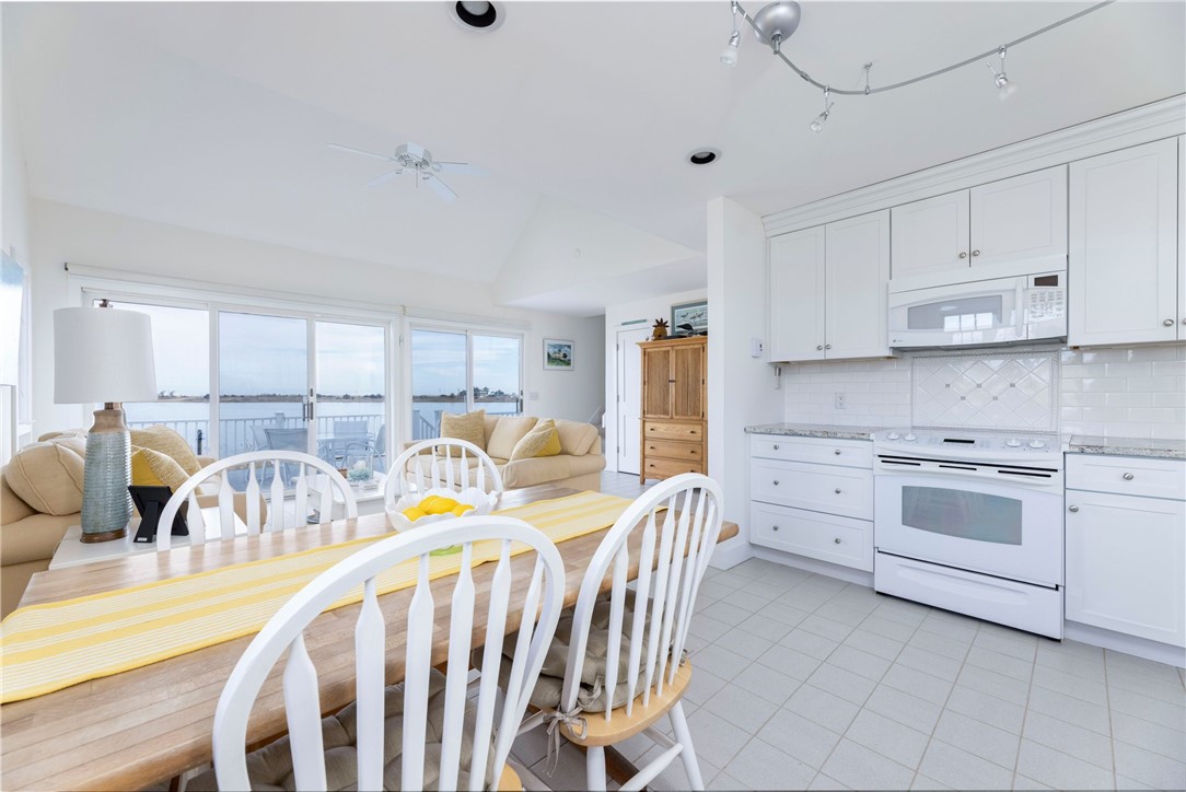 17 Rabbit Run Westerly, RI 02891 - Photo 6 of 49