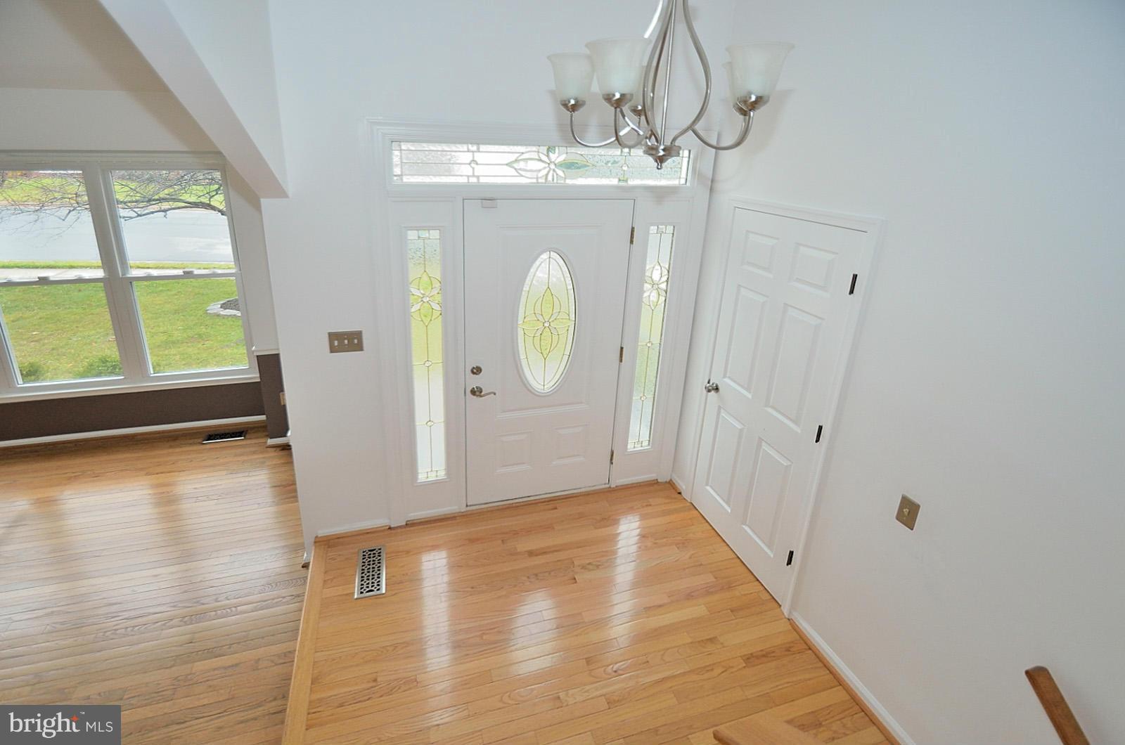 115 Environs Road Sterling, VA 20165 - Photo 3 of 29 Interior (General)