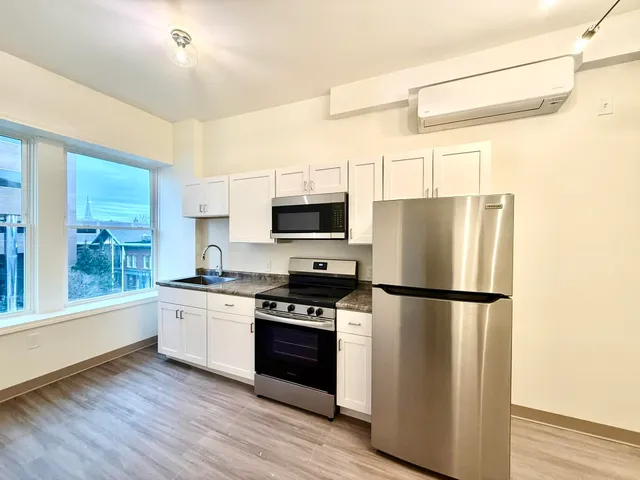 $1,595 | 1138 Elm Street, Manchester, NH 03101