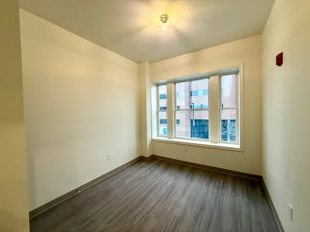 $1,595 | 1138 Elm Street, Manchester, NH 03101