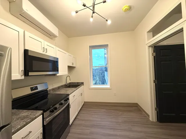 $1,595 | 1138 Elm Street, Manchester, NH 03101