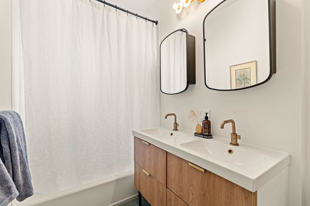 32 Roseclair Street, Unit 2 Boston, MA 02125 - Photo 11 of 34