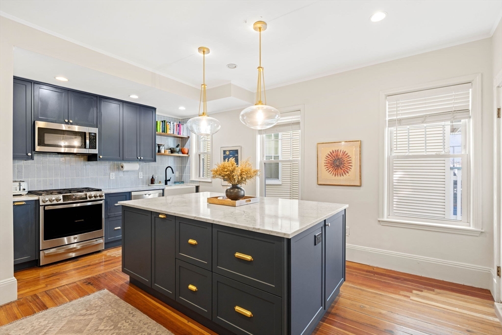 32 Roseclair Street, Unit 2 Boston, MA 02125 - Photo 19 of 34