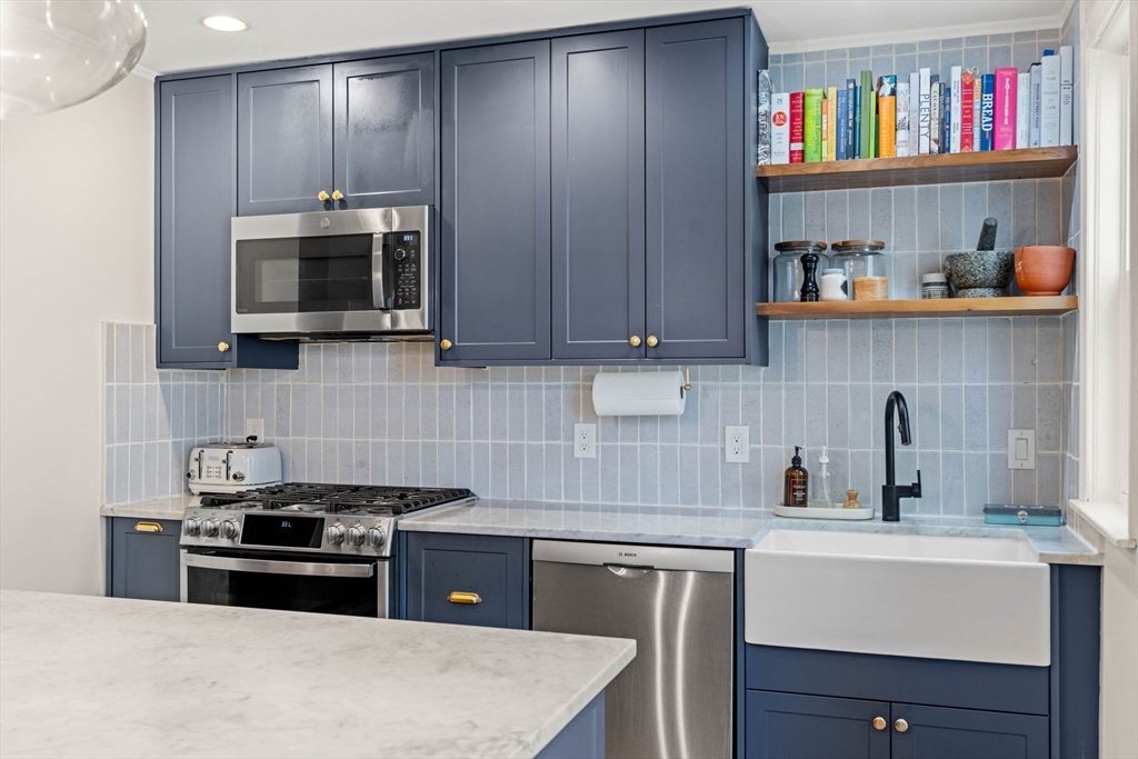 32 Roseclair Street, Unit 2 Boston, MA 02125 - Photo 21 of 34