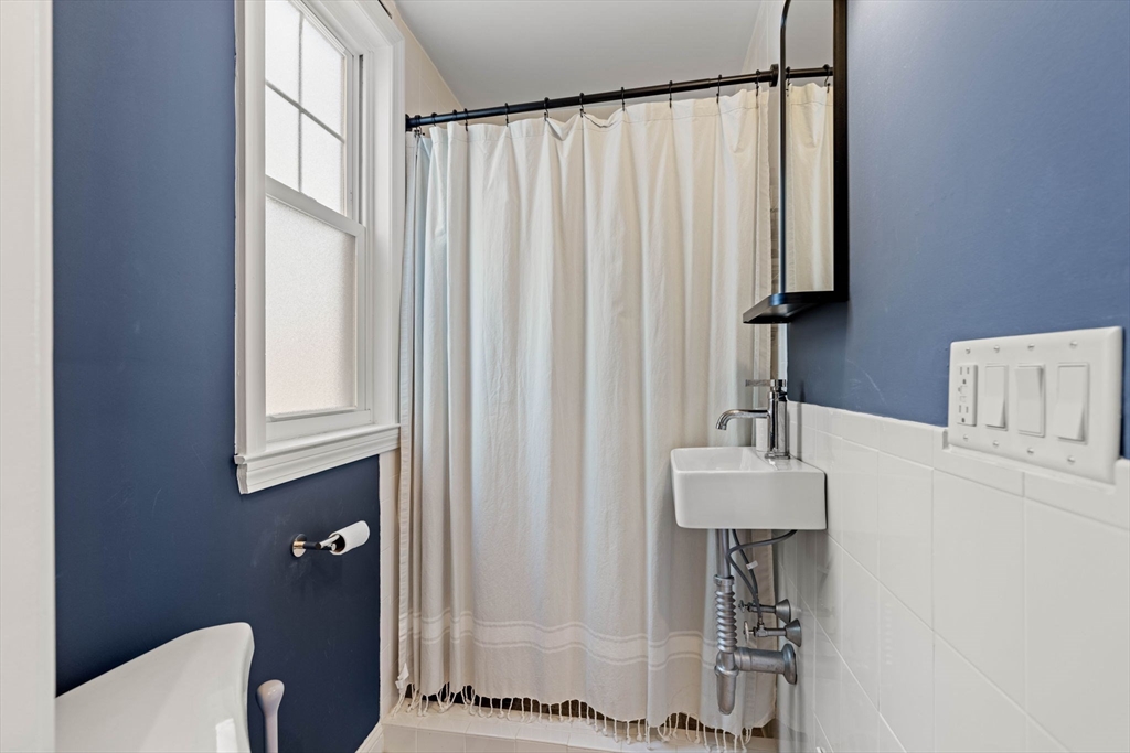 32 Roseclair Street, Unit 2 Boston, MA 02125 - Photo 25 of 34