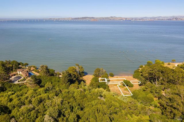 $3,995,000 | 3800 Paradise Drive, Tiburon, CA 94920