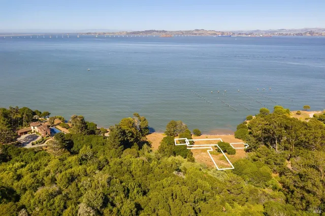 $3,995,000 | 3800 Paradise Drive, Tiburon, CA 94920