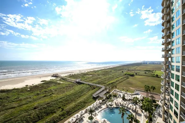 $950,000 | 801 East Beach Drive, Unit BC0908, Galveston, TX 77550