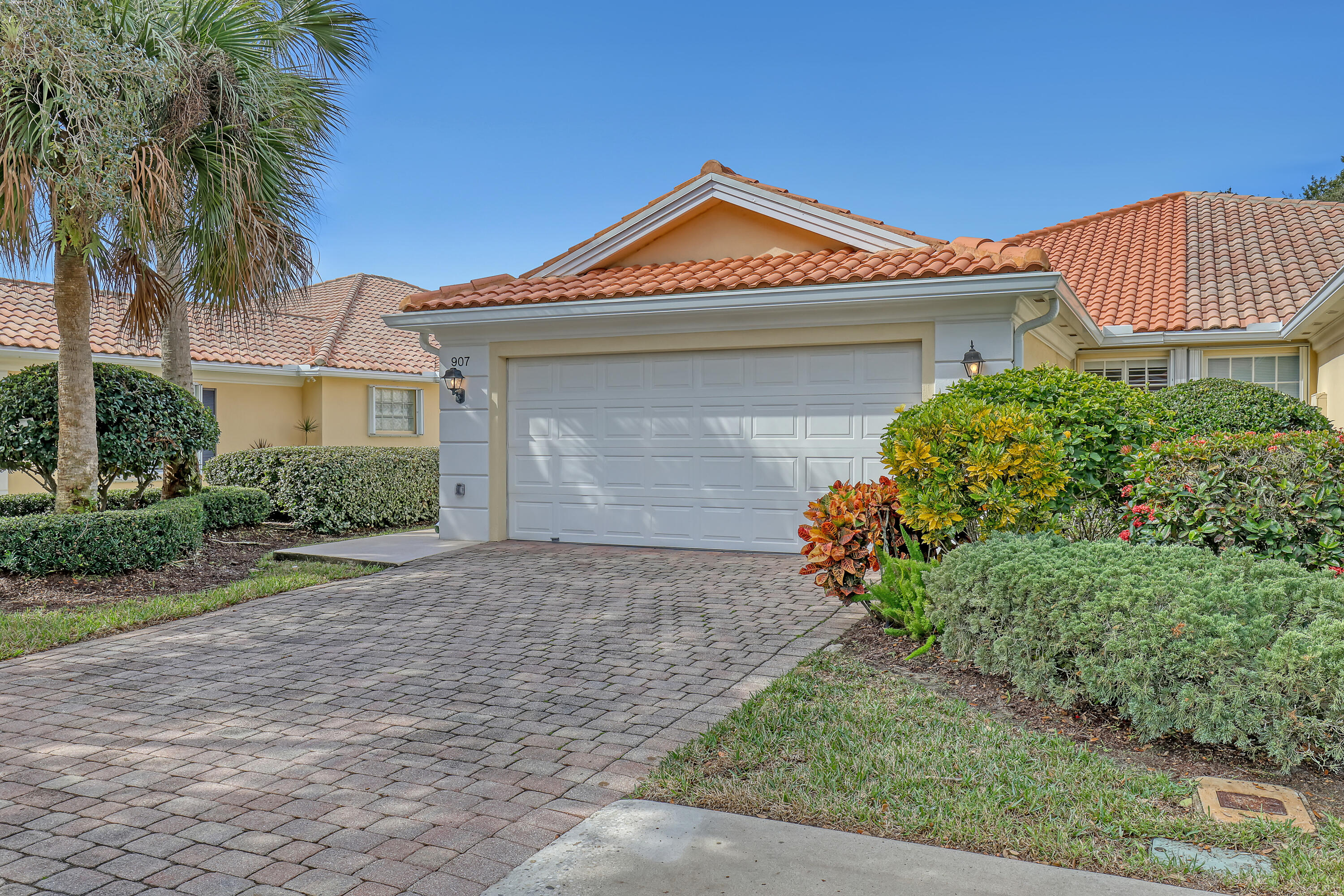 907 Southwest Balmoral Trace Stuart, FL 34997 - Photo 34 of 46 front view of a house