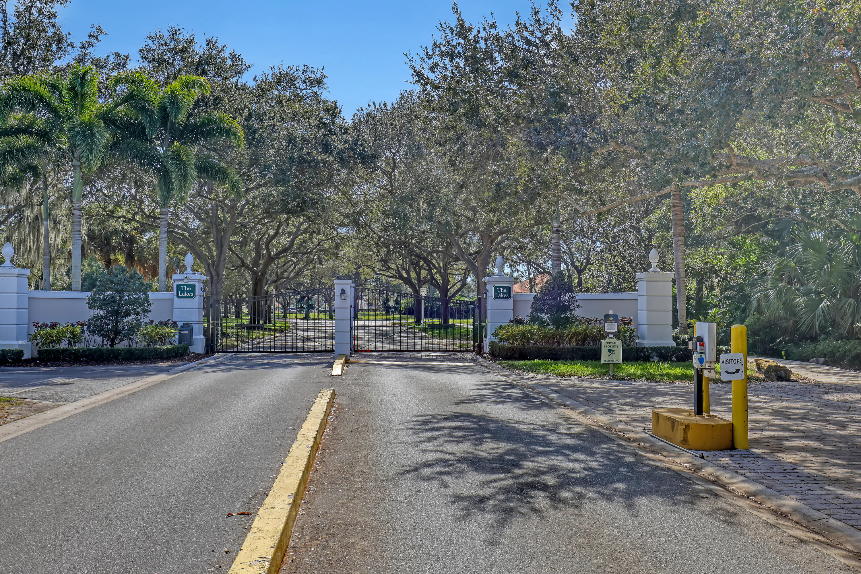 907 Southwest Balmoral Trace Stuart, FL 34997 - Photo 41 of 46 Entrance to The Lakes Section