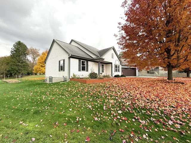 $474,900 | 198 Cramer Avenue, Dousman, WI 53118