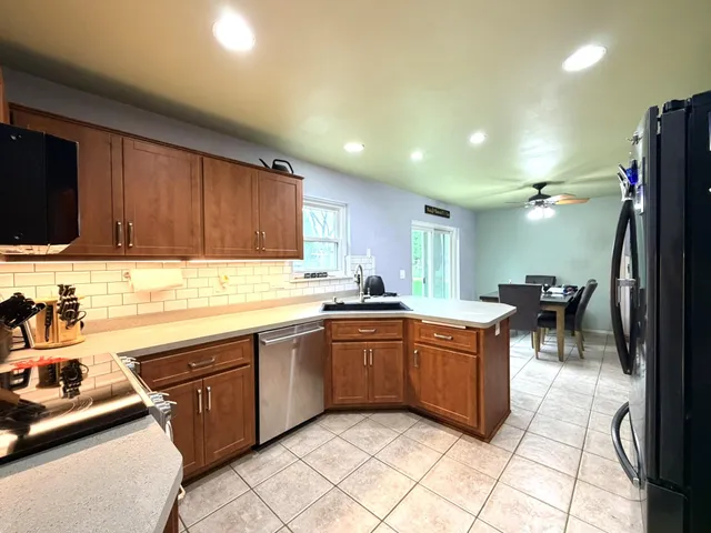 $474,900 | 198 Cramer Avenue, Dousman, WI 53118