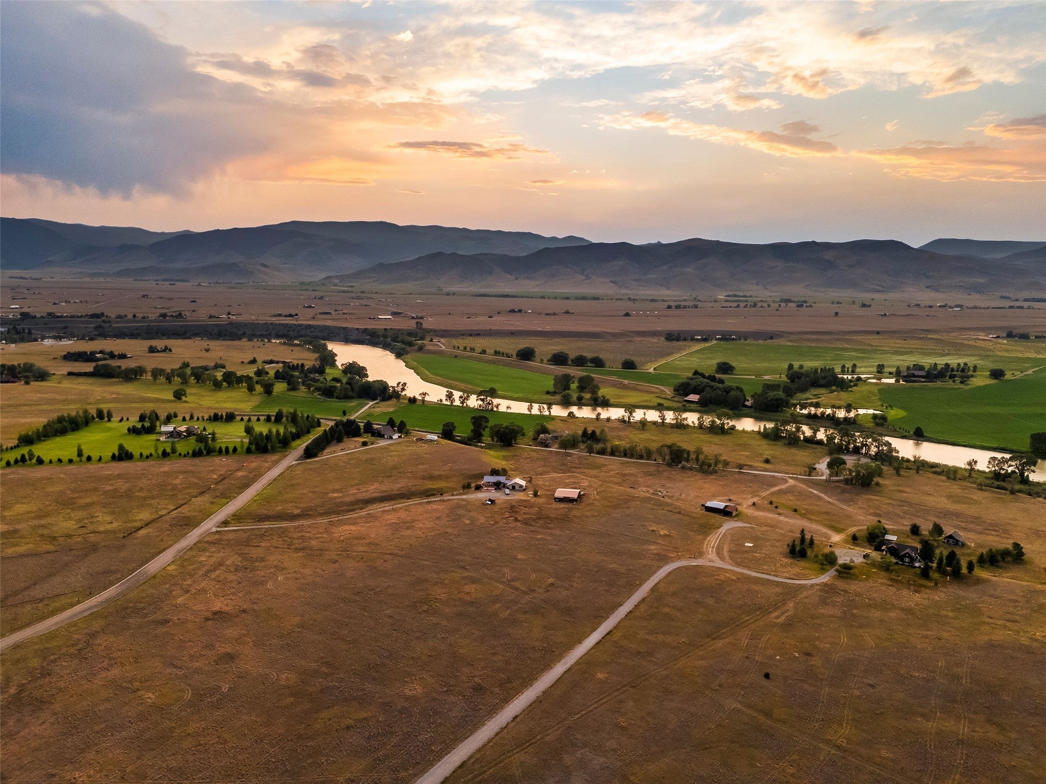 22 Loch Leven Road Livingston, MT 59047 - Photo 4 of 23 Gallery Image 4