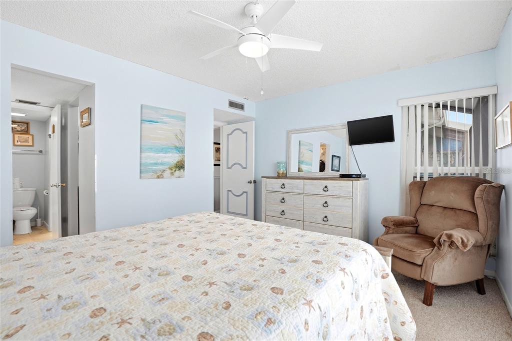 320 Medallion Boulevard, Unit H Madeira Beach, FL 33708 - Photo 18 of 38