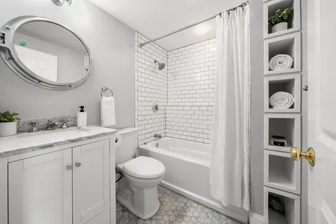 $899,000 | 3 Glover Court, Unit 2, Boston, MA 02127