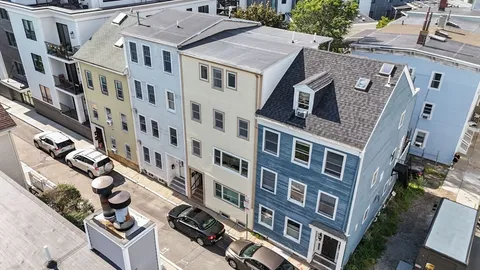 $899,000 | 3 Glover Court, Unit 2, Boston, MA 02127