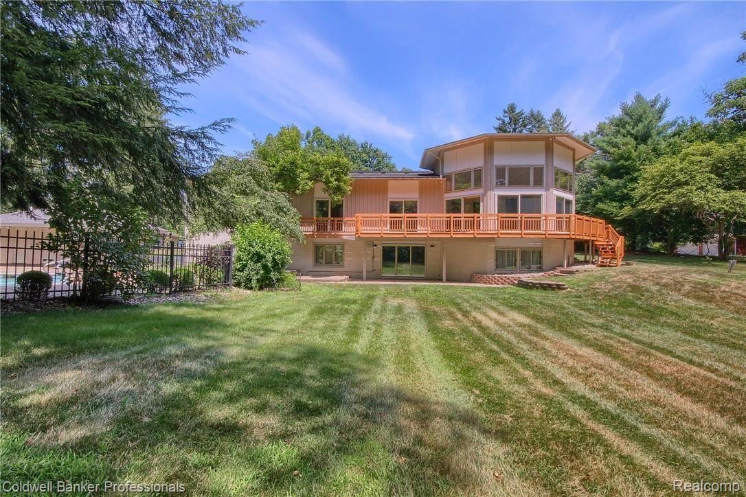 18878 Hannan Road New Boston, MI 48164 - Photo 36 of 42 036-Rear.jpg