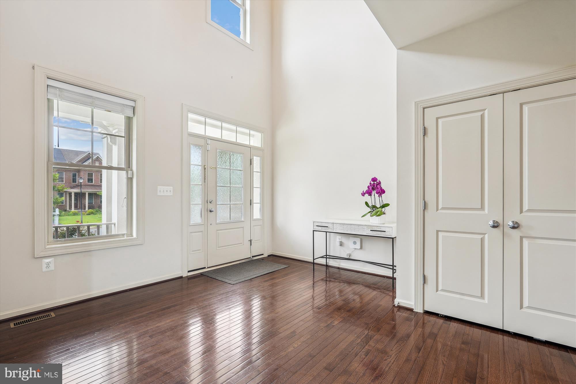 1105 Sweetbay Place Silver Spring, MD 20906 - Photo 14 of 116 Two Story Entry with chandelier and tons of light!