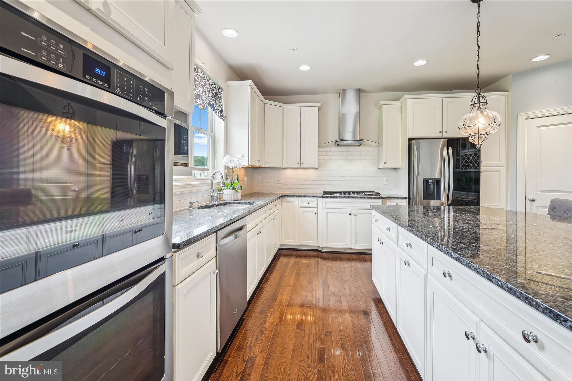 1105 Sweetbay Place Silver Spring, MD 20906 - Photo 25 of 116 Kitchen- double ovens, stainless steel appliances!