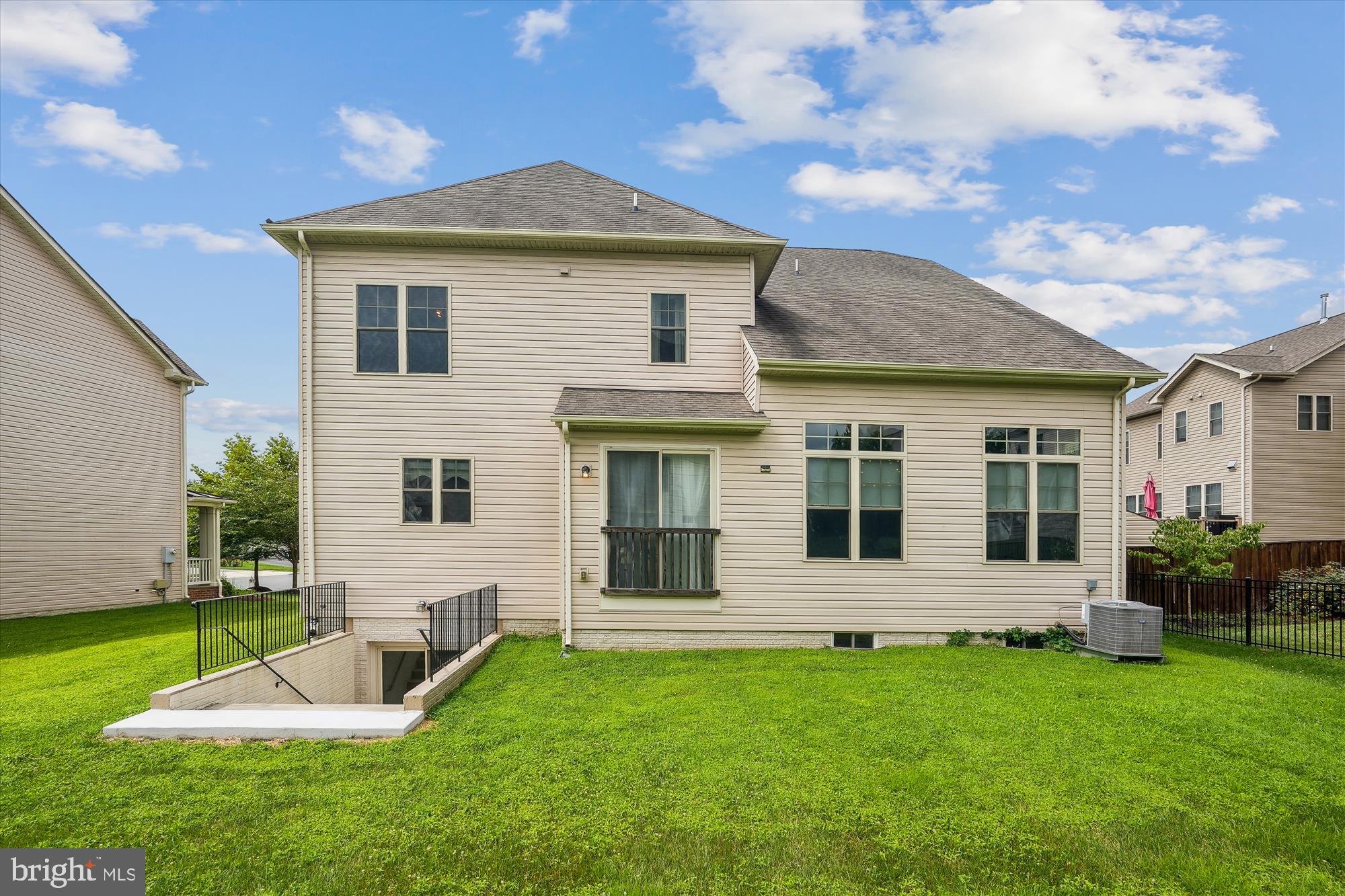 1105 Sweetbay Place Silver Spring, MD 20906 - Photo 65 of 116 Nice grassy flat backyard!