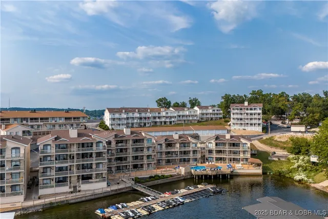 $199,000 | 49 Aqua Finn Drive, Unit 3A, Lake Ozark, MO 65049