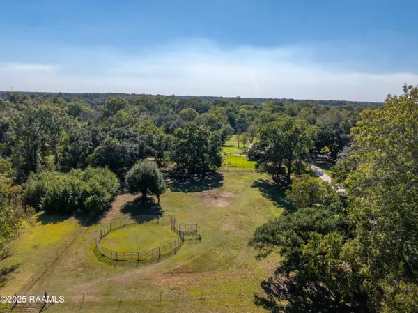 $6,000,000 | 726 East Broussard Road, Lafayette, LA 70508