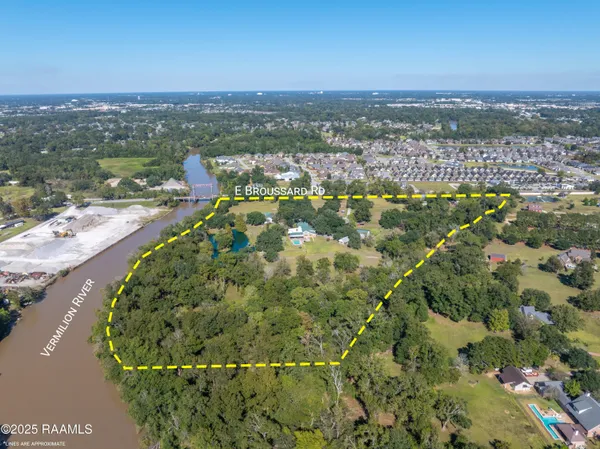 $6,000,000 | 726 East Broussard Road, Lafayette, LA 70508