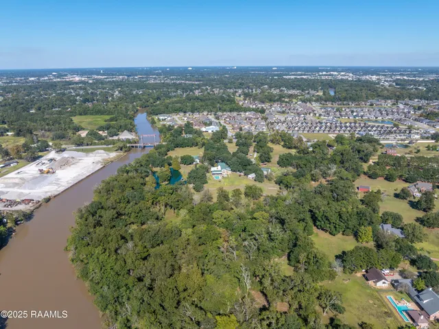 $6,000,000 | 726 East Broussard Road, Lafayette, LA 70508