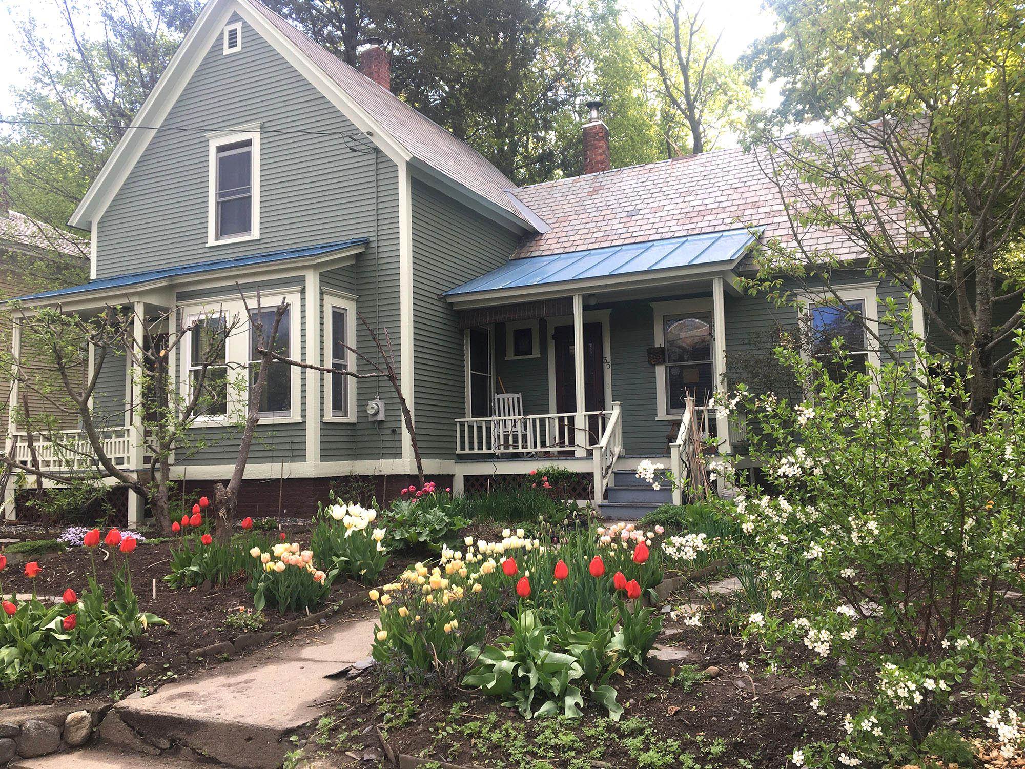 35 Cedar Street Brattleboro, VT 05301 - Photo 2 of 29