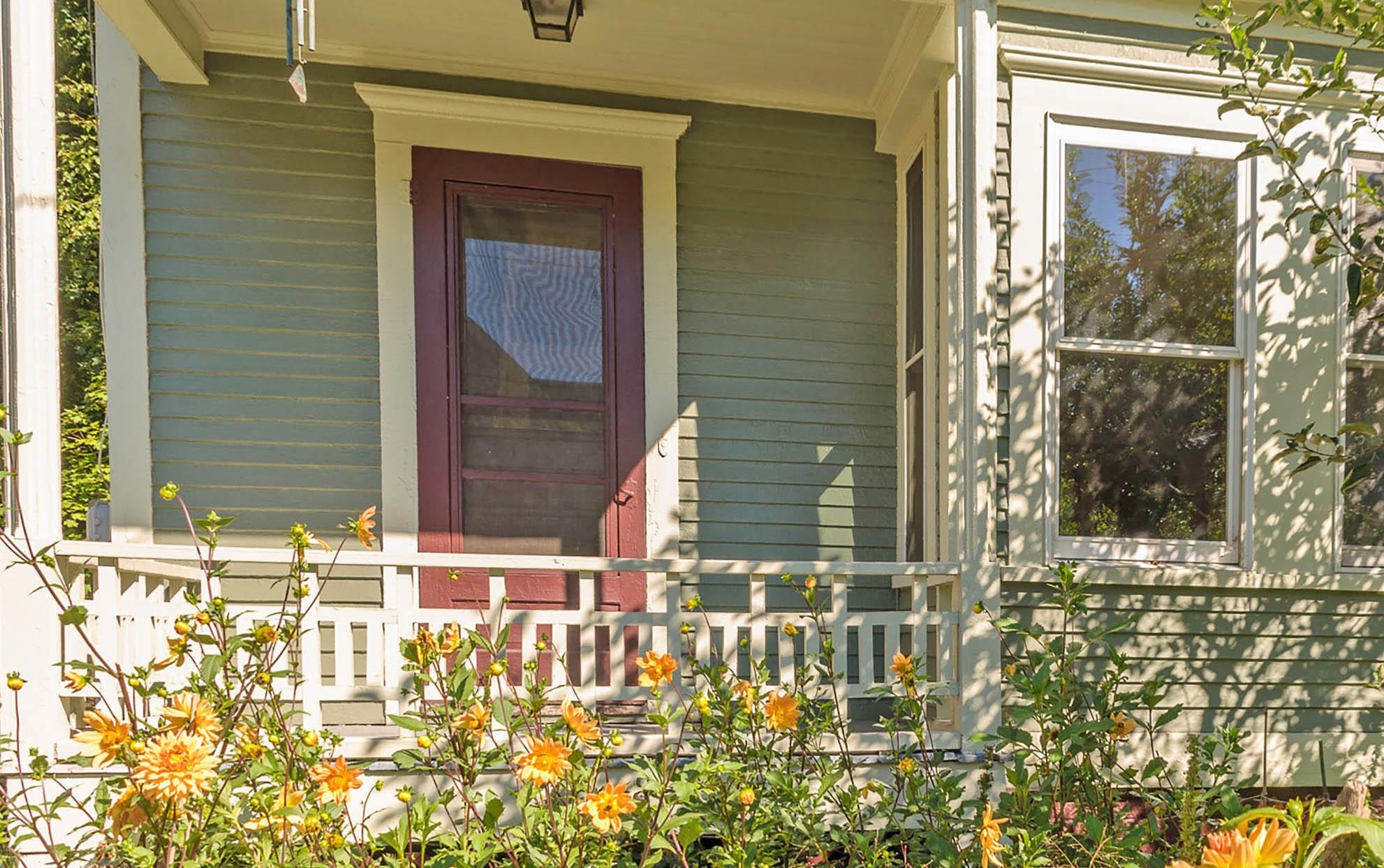 35 Cedar Street Brattleboro, VT 05301 - Photo 3 of 29