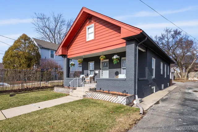 a house view with a outdoor space