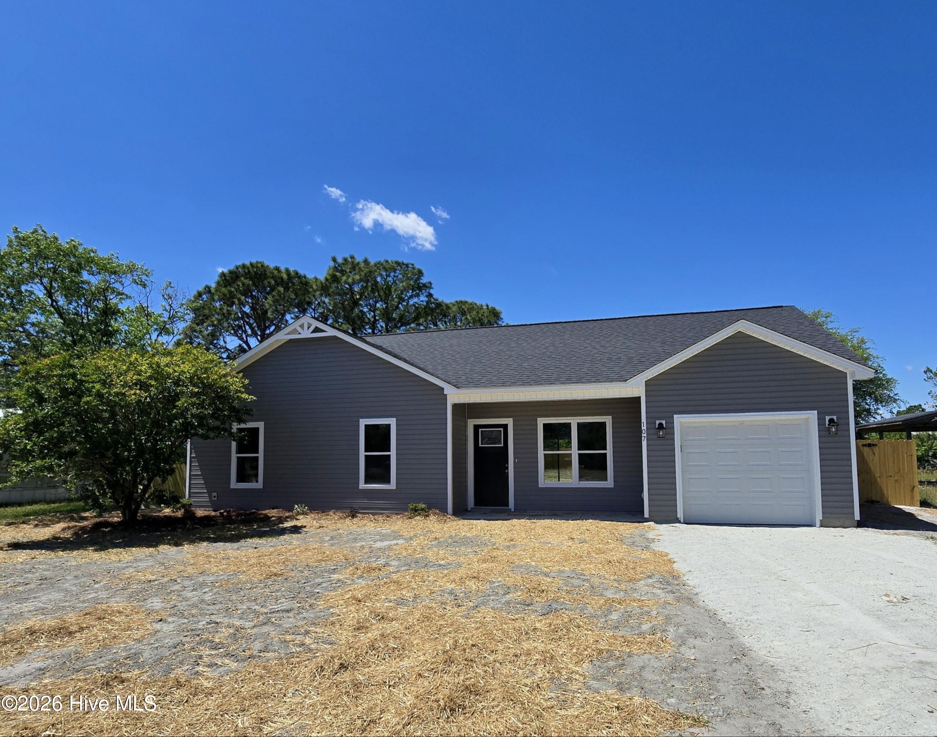 107 North Queens Street Hubert, NC 28539 - Photo 1 of 3 1000013098