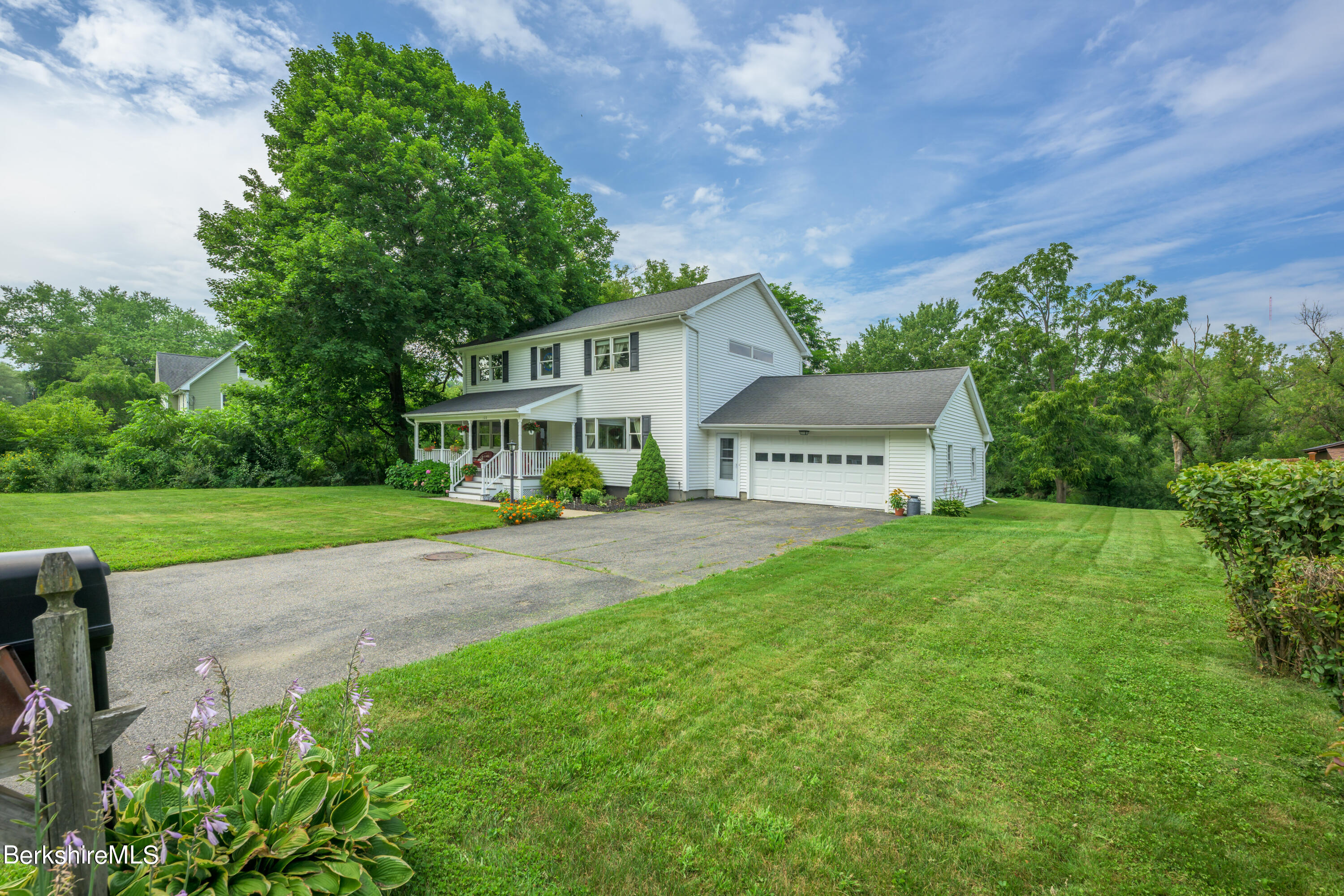 122 Cadwell Road Pittsfield, MA 01201 - Photo 1 of 36 Main