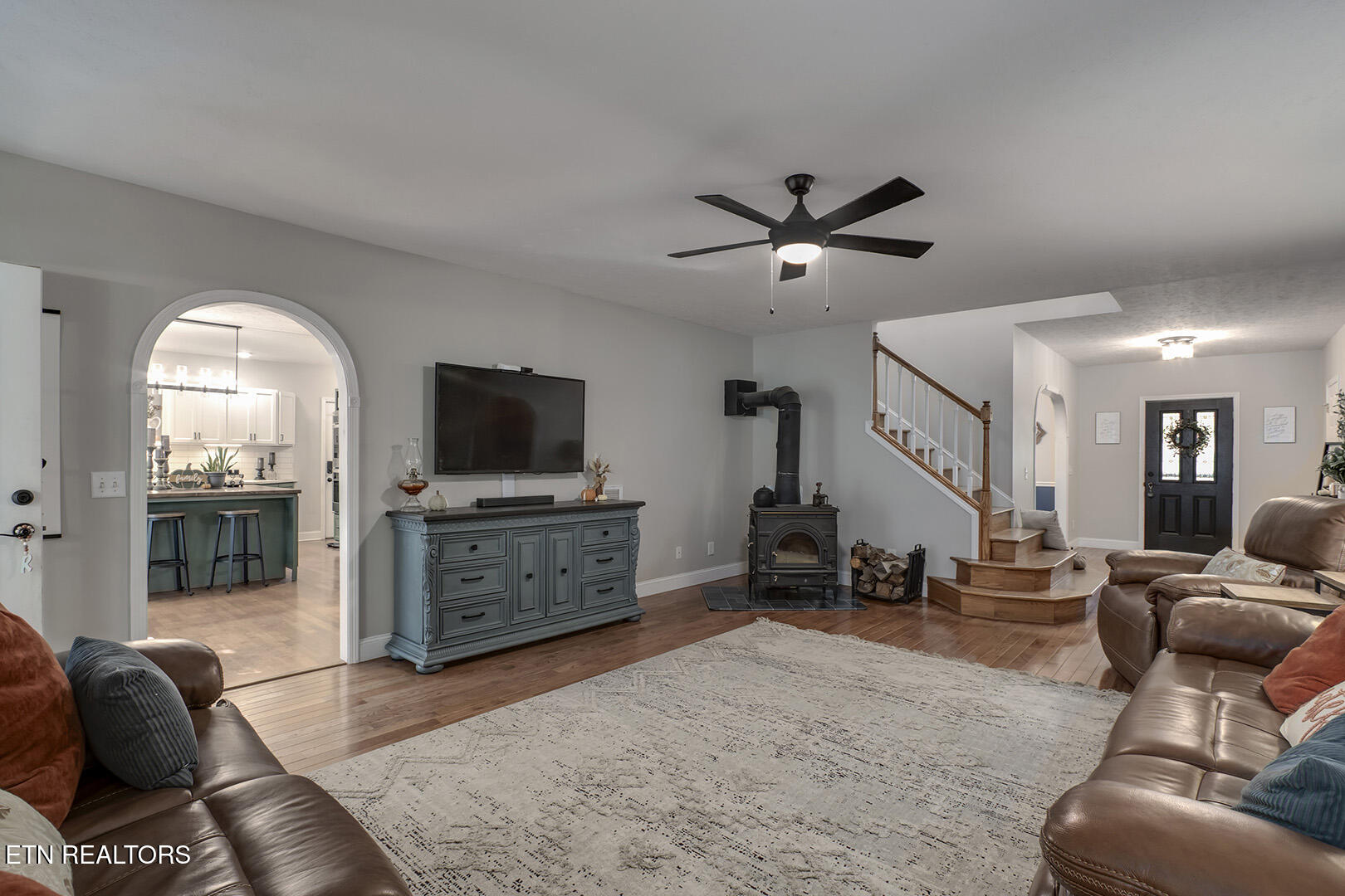 680 Dogwood Valley Road Kingston, TN 37763 - Photo 13 of 60 13_DogwoodValleyRoad_680_Living03