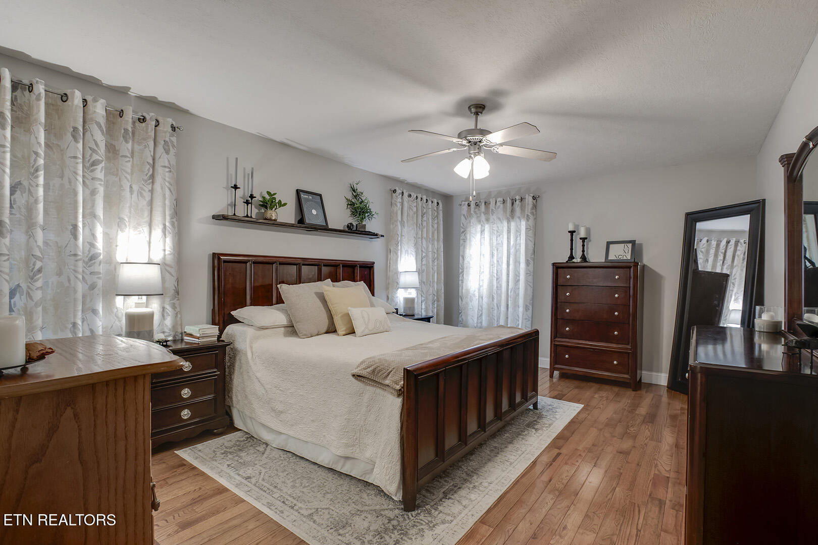 680 Dogwood Valley Road Kingston, TN 37763 - Photo 21 of 60 21_DogwoodValleyRoad_680_MasterBedroom01