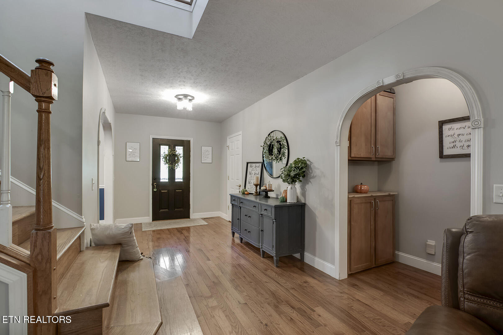 680 Dogwood Valley Road Kingston, TN 37763 - Photo 24 of 60 24_DogwoodValleyRoad_680_Main-MasterEntr