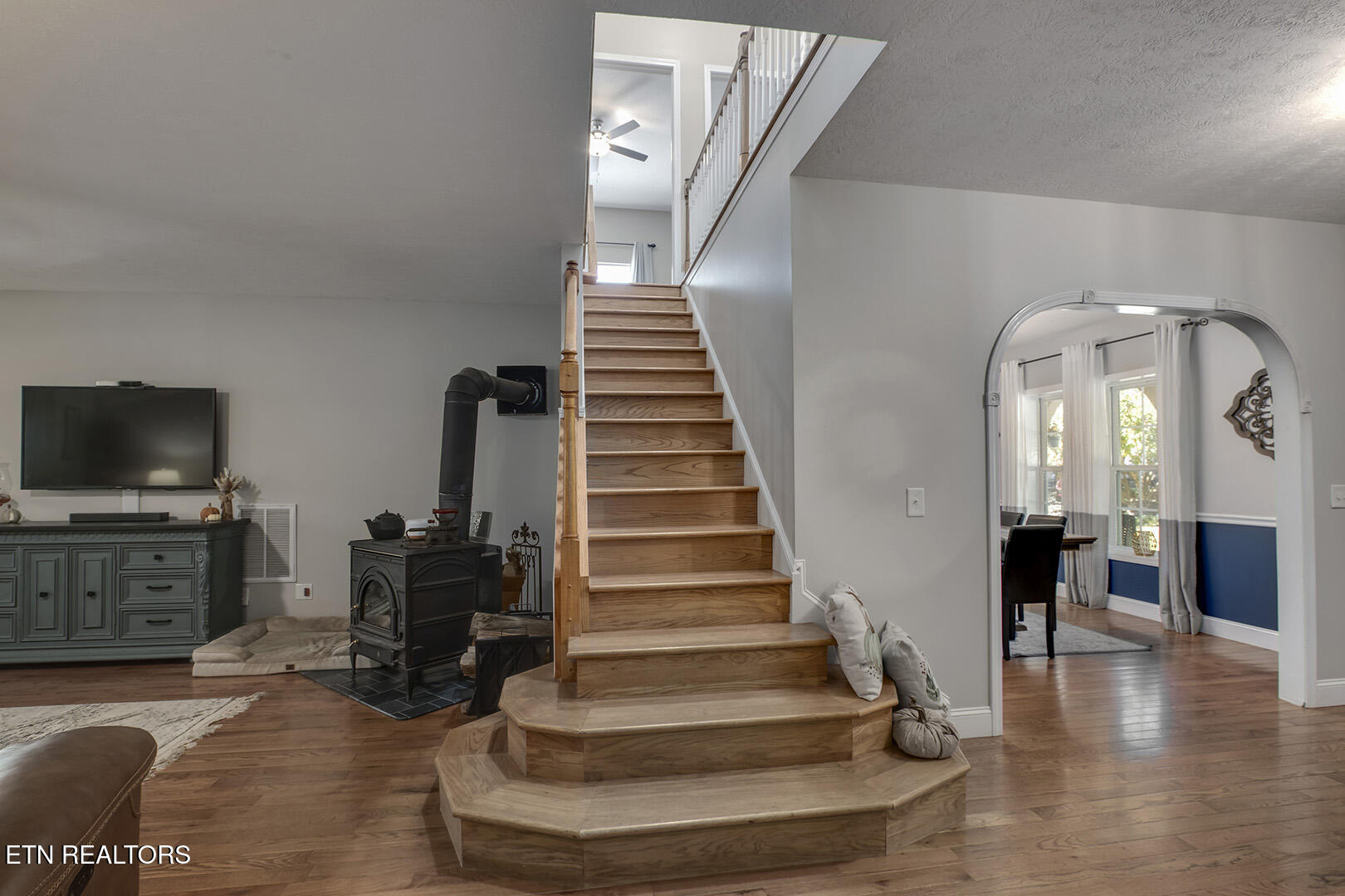 680 Dogwood Valley Road Kingston, TN 37763 - Photo 26 of 60 26_DogwoodValleyRoad_680_StairsUp