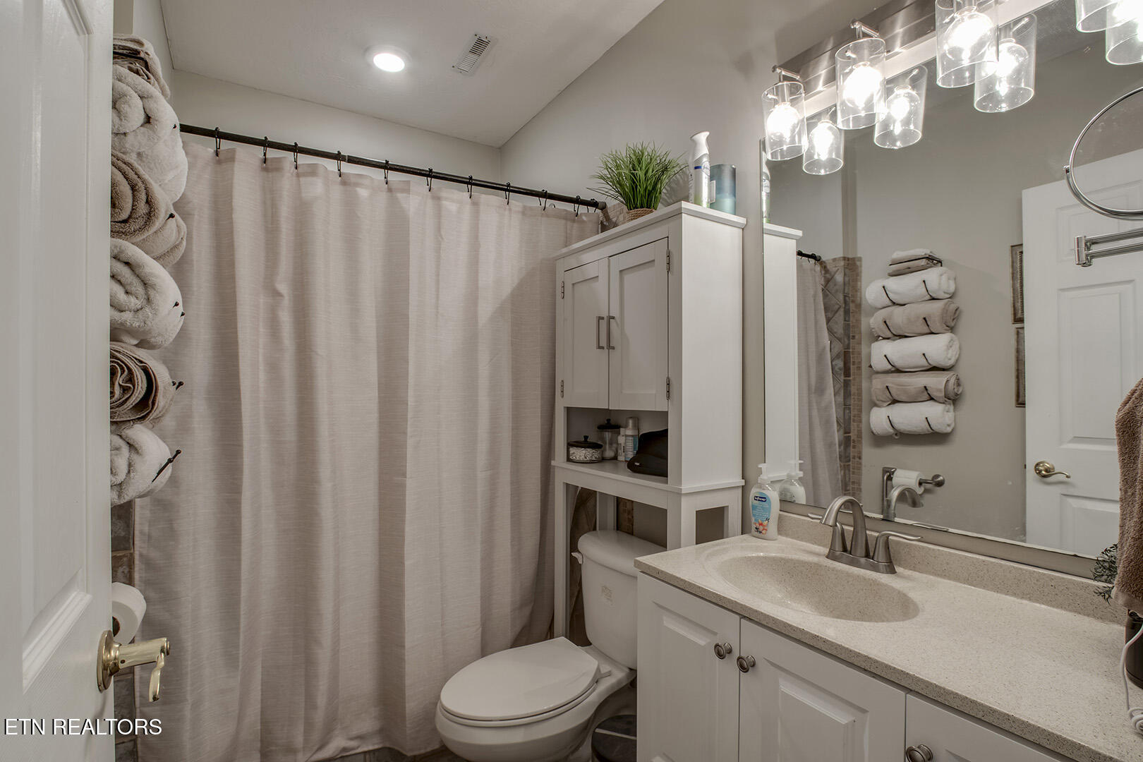 680 Dogwood Valley Road Kingston, TN 37763 - Photo 42 of 60 42_DogwoodValleyRoad_680_GuestBath2