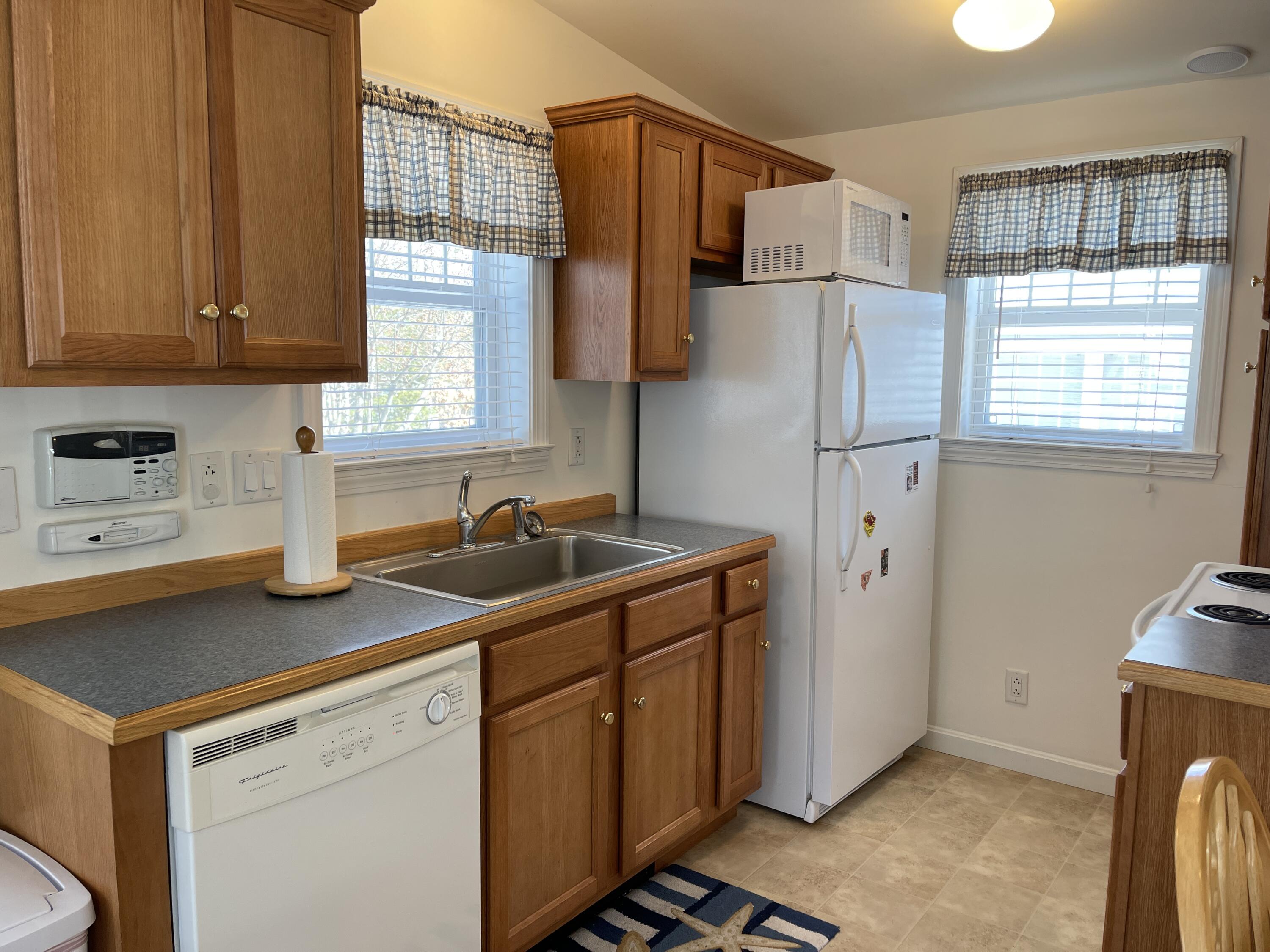 412 Post Road, Unit 275 Wells, ME 04090 - Photo 8 of 32 8 Kitchen