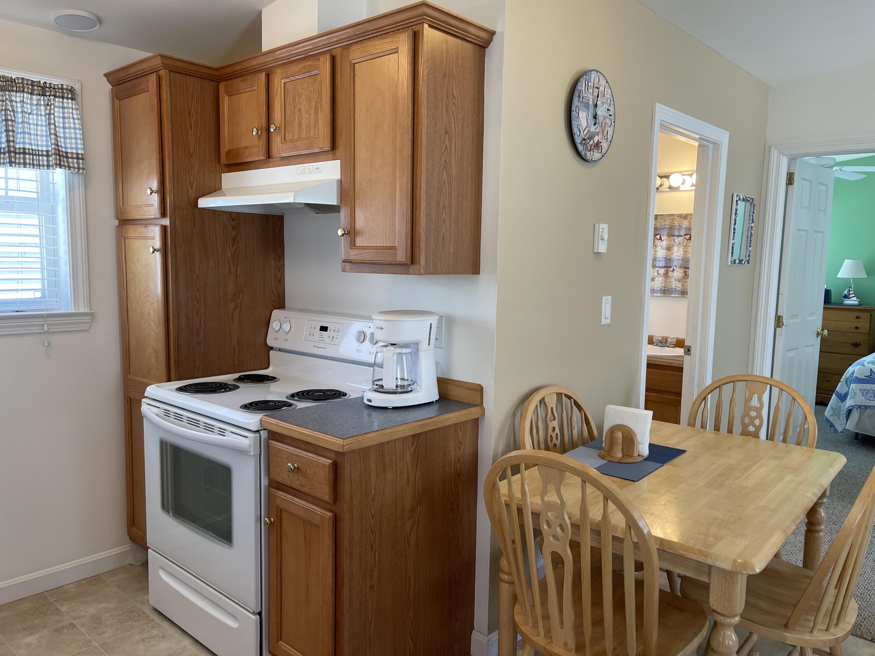 412 Post Road, Unit 275 Wells, ME 04090 - Photo 9 of 32 9 Kitchen