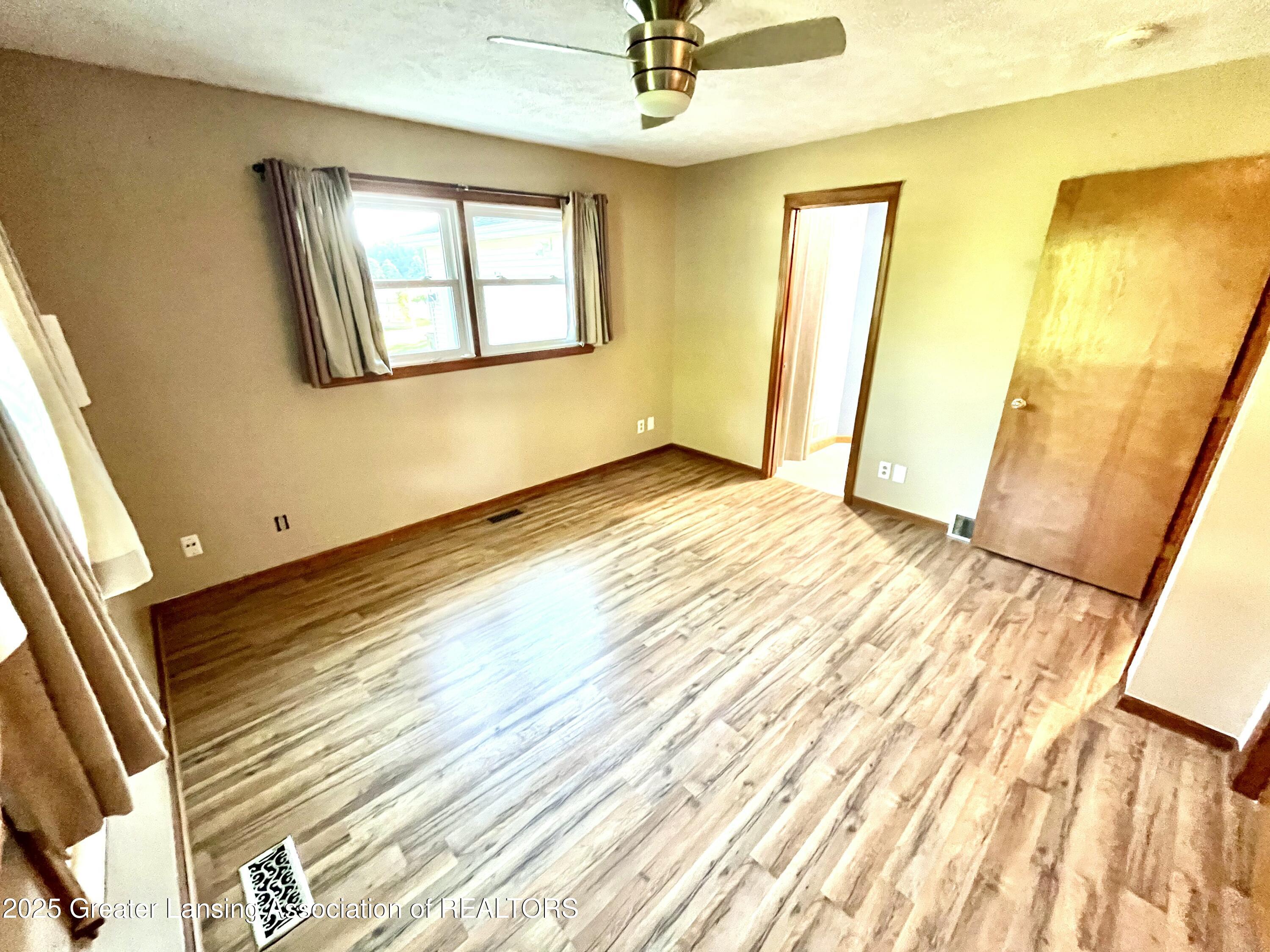 220 North Chester Road Charlotte, MI 48813 - Photo 28 of 64 IMG_9926