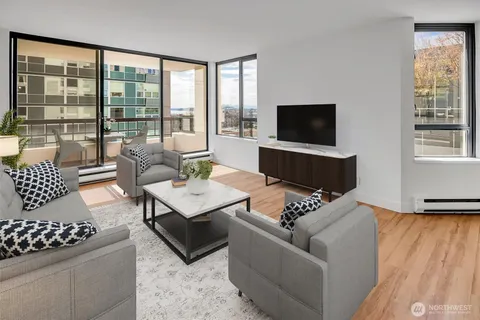 $325,000 | 2201 3rd Avenue, Unit 803, Seattle, WA 98121