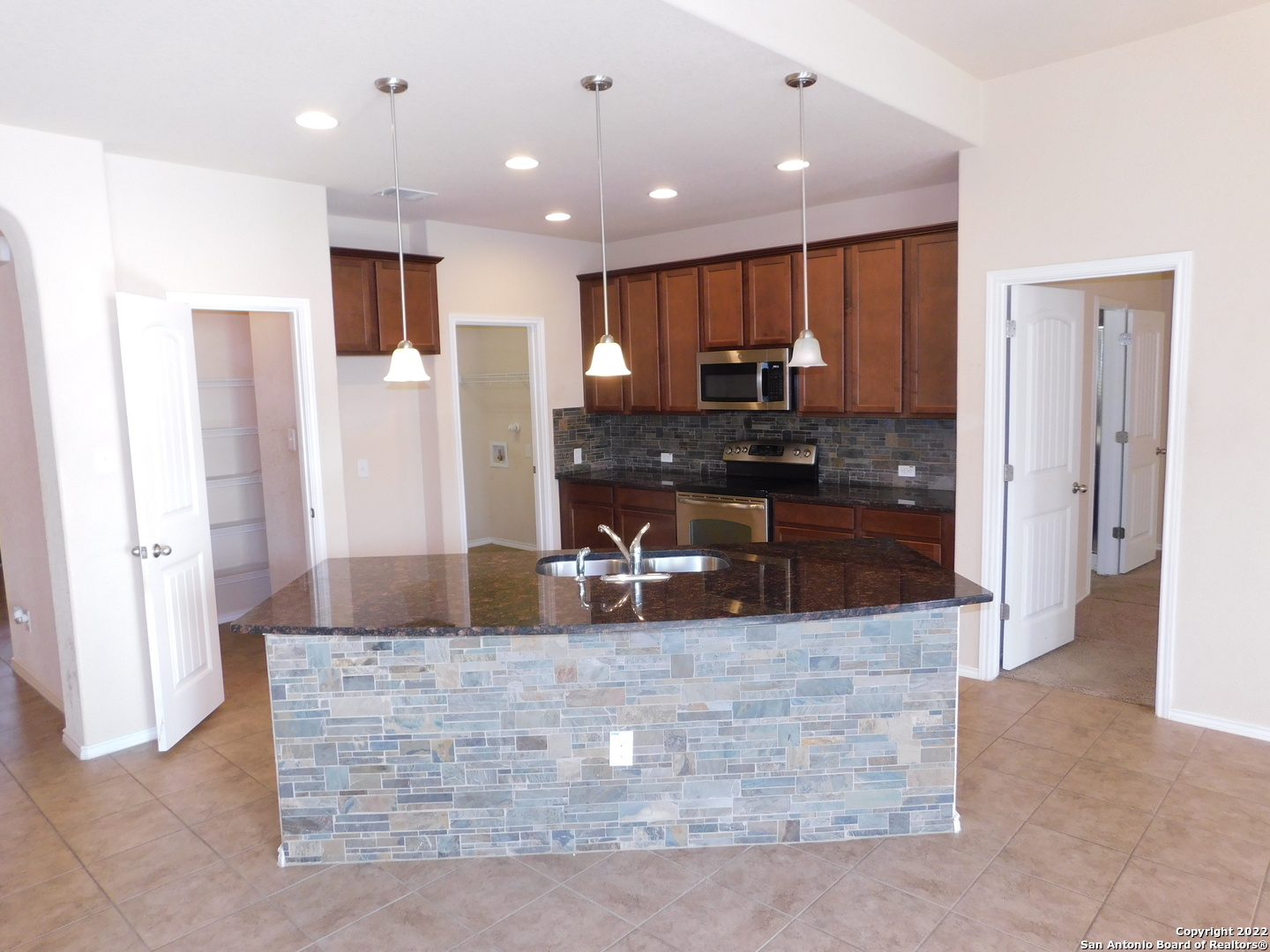 129 Enchanted View Cibolo, TX 78108 - Photo 9 of 21