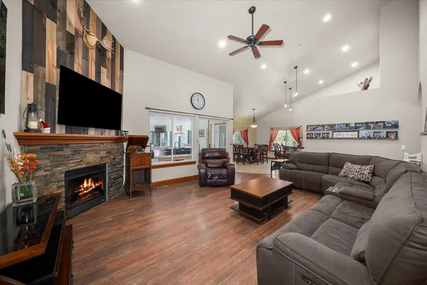 $879,000 | 4529 East Diagonal Road, Rathdrum, ID 83858