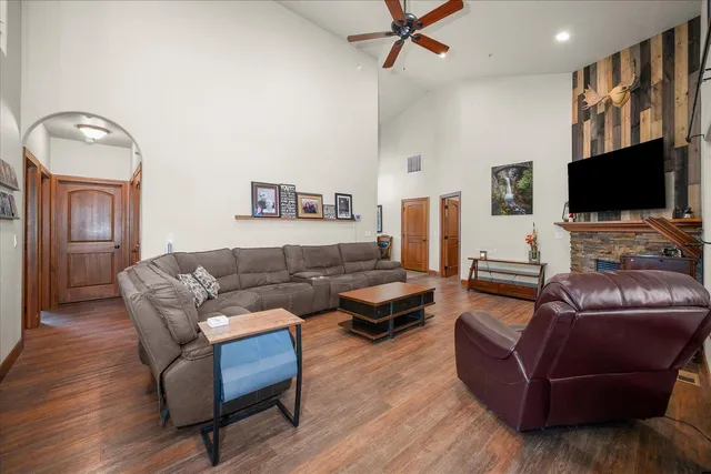 $899,000 | 4529 East Diagonal Road, Rathdrum, ID 83858