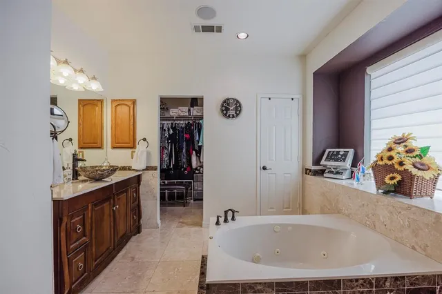 $550,000 | 808 Sabona Drive, DeSoto, TX 75115