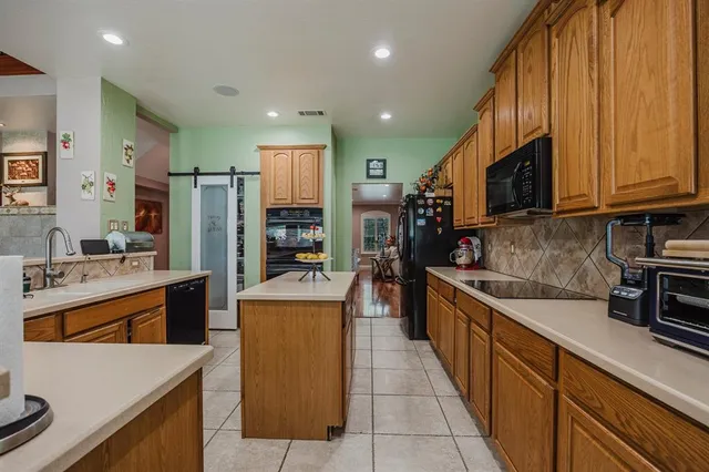 $550,000 | 808 Sabona Drive, DeSoto, TX 75115