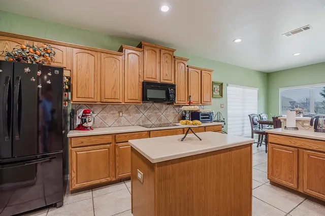 $550,000 | 808 Sabona Drive, DeSoto, TX 75115