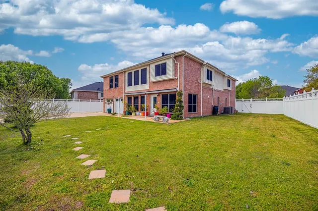 $550,000 | 808 Sabona Drive, DeSoto, TX 75115