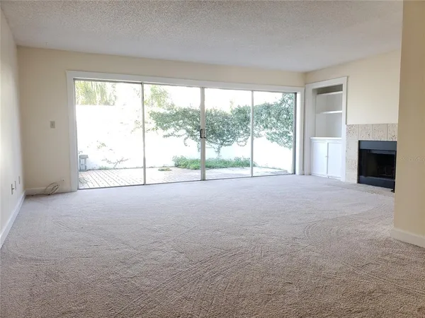 a view of empty room with front door